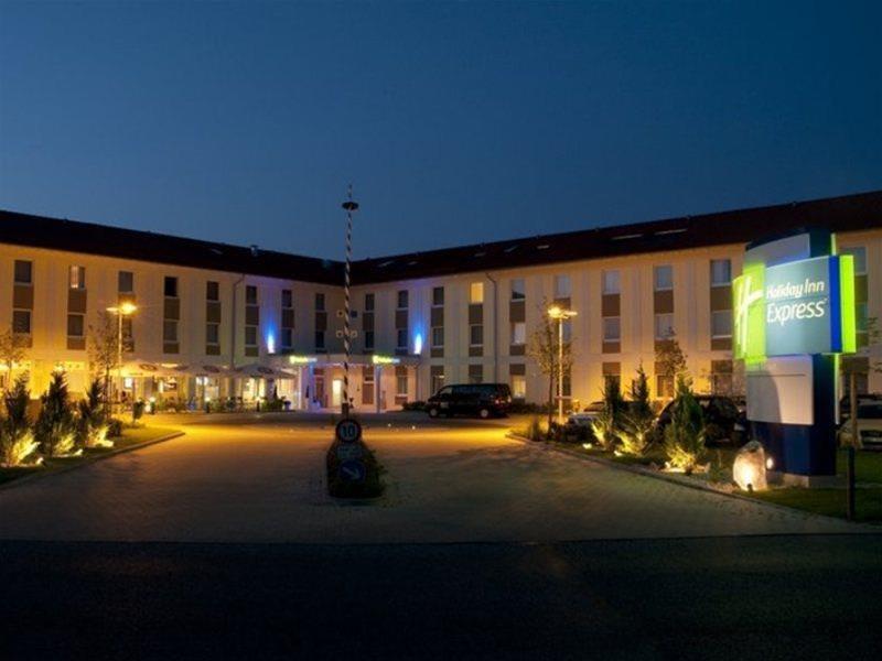 Holiday Inn Express Munich Airport Schwaig bei Nürnberg Екстериор снимка