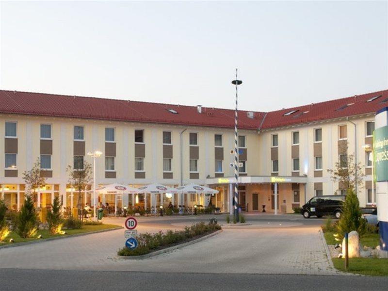 Holiday Inn Express Munich Airport Schwaig bei Nürnberg Екстериор снимка