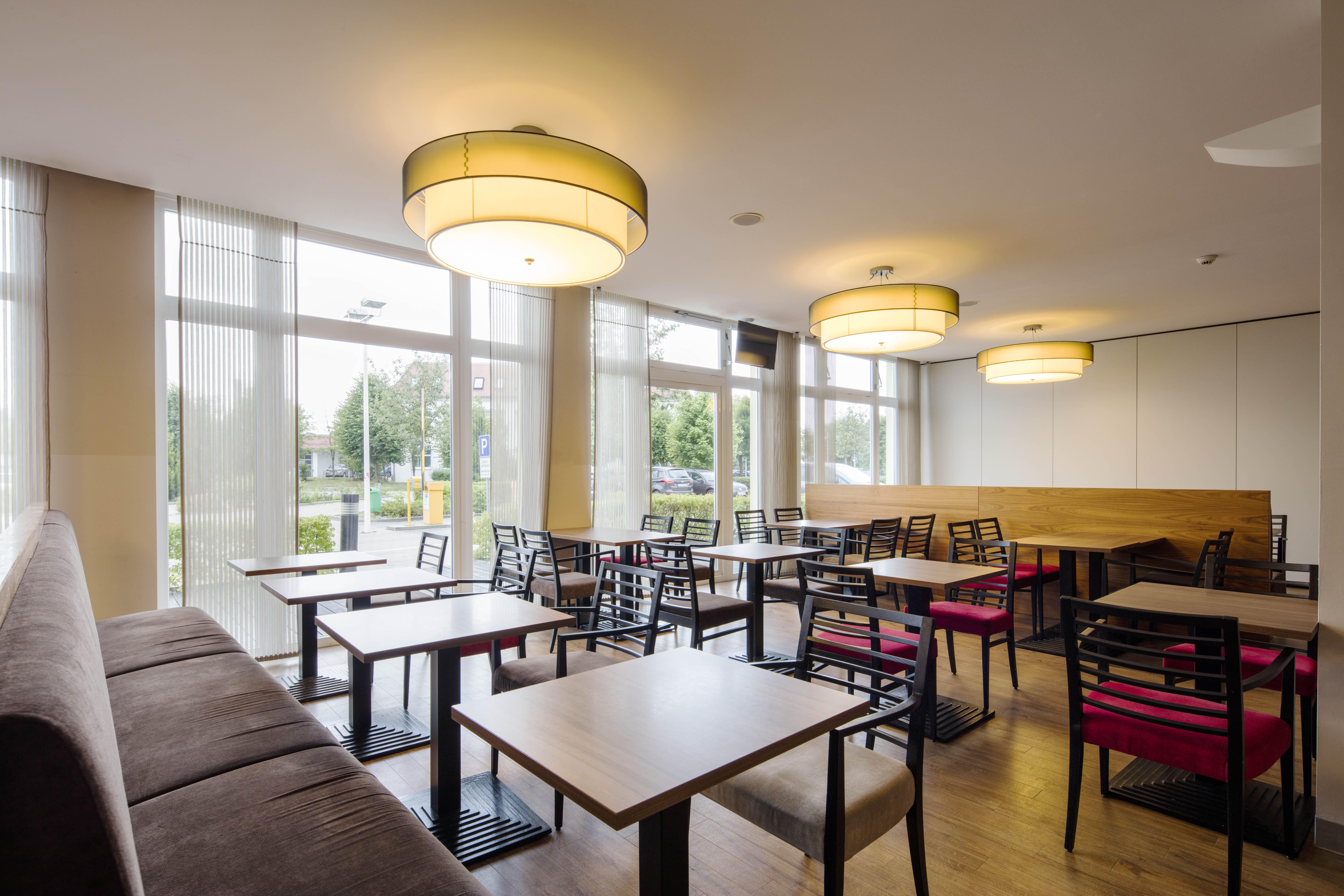 Holiday Inn Express Munich Airport Schwaig bei Nürnberg Екстериор снимка